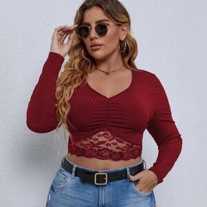 Celure Plus Contrast Lace Ruched Crop Tee